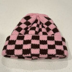 NWOT Pink & Brown Checkered Knit Beanie – Cozy Winter Hat